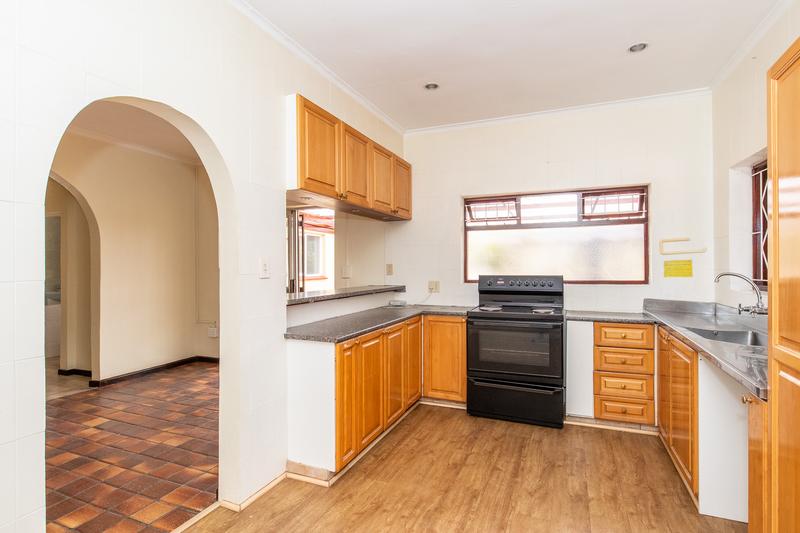 5 Bedroom Property for Sale in Bergvliet Western Cape